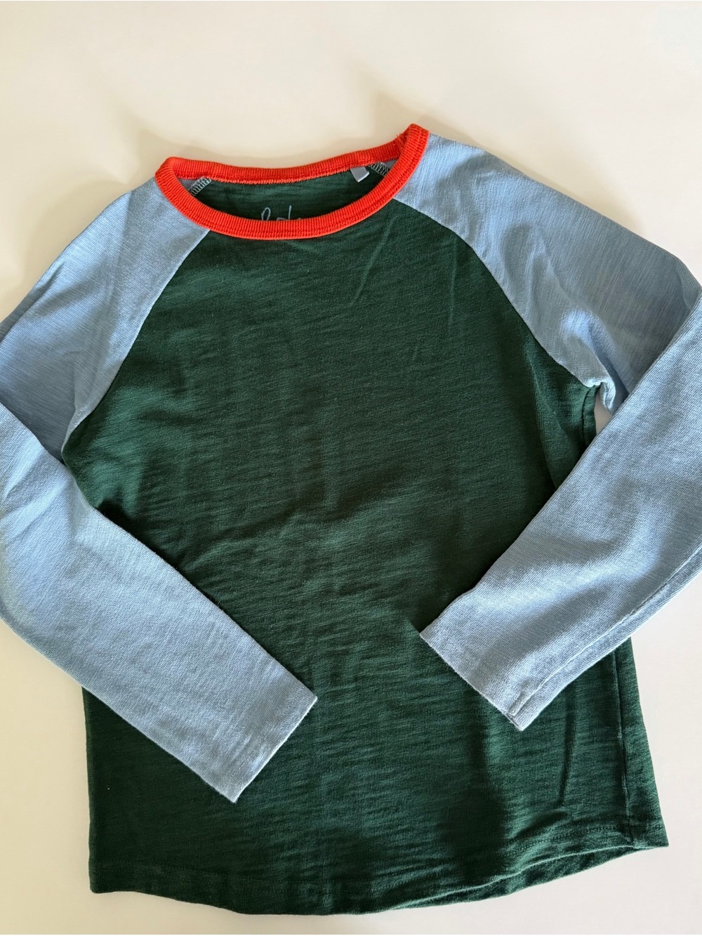 Boden Boysโ Size 7-8Y Long-Sleeve Raglan Tee